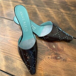 Vintage Anne Klein kitten heel slides (black) with hearts leather Size 6.5